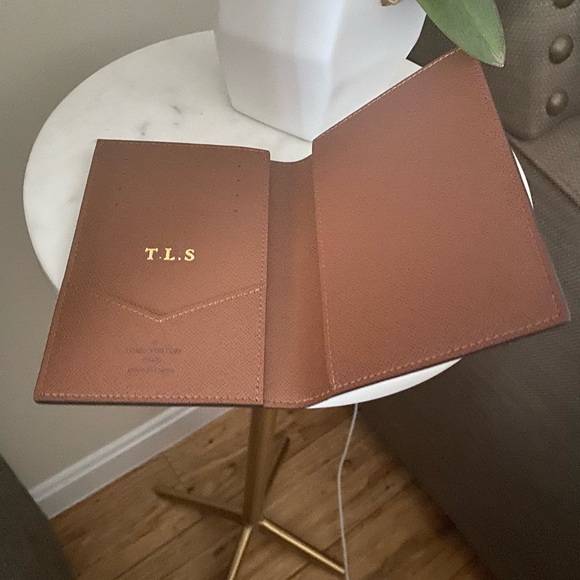 Authentic Louis Vuitton Passport Holder - Picture 4 of 7